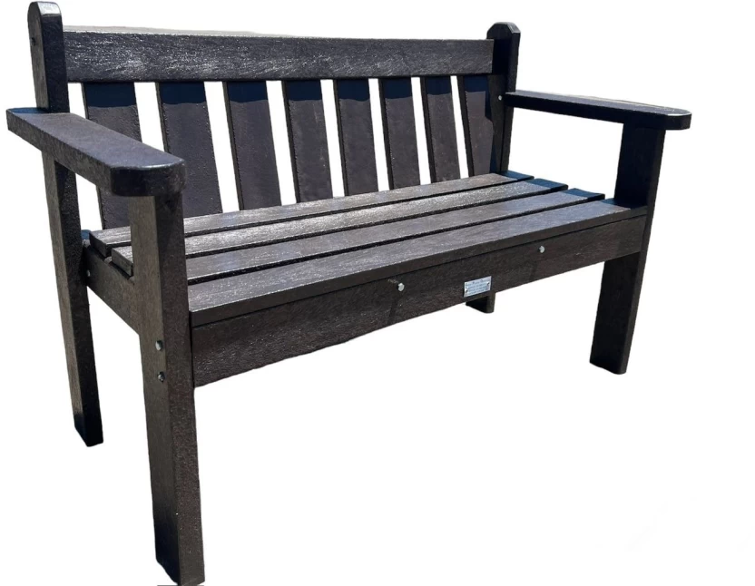 Queen Recycled Plastic Bench 1.3m - R 2 700.00