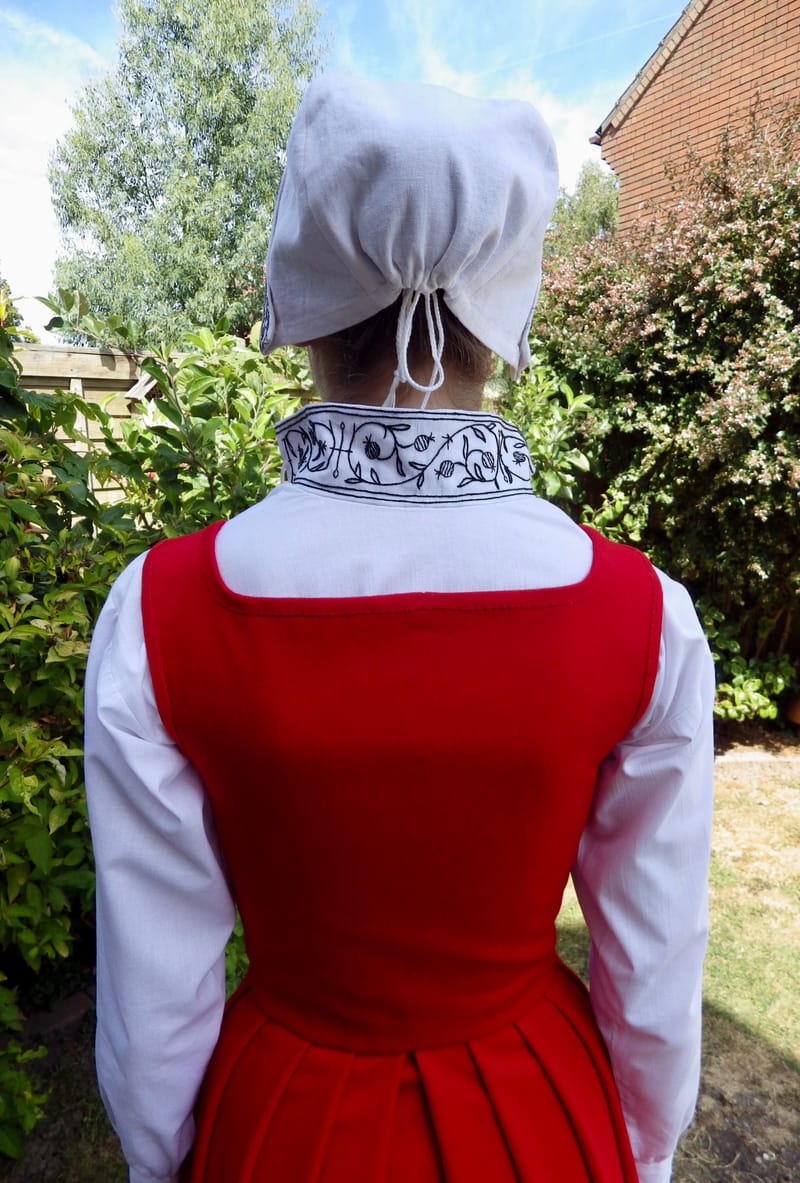 Tudor Kirtle and Smock
