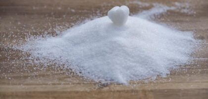 جلب الحبيب بالسكر: بين المعتقدات الشعبية وحقيقة العلاقات الإنسانية