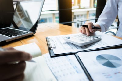 سياسية الاحتفاظ بالوثائق وإتلافها