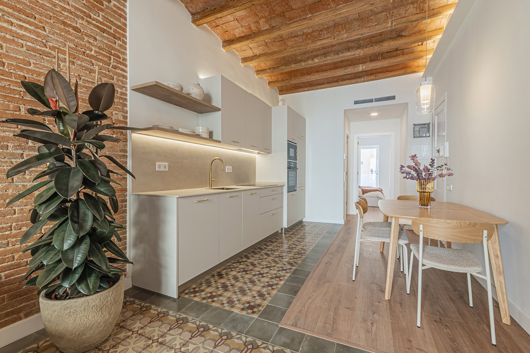 Cuina pis. Poble Sec . Barcelona