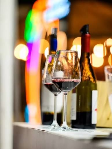 Immagine galleria per Il Cilento diventa ufficialmente la capitale del vino italiano. Al via il 1° Salone dei Vini della Magna Graecia e il 54° Congresso Nazionale FISAR.