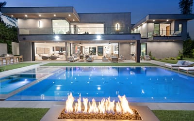 How Often Should You Consider Swimming Pool Replastering in Galveston?