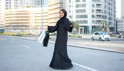 أهم 10 نصائح لاختيار Abaya المثالية حسب شكل الجسم والمناسبة