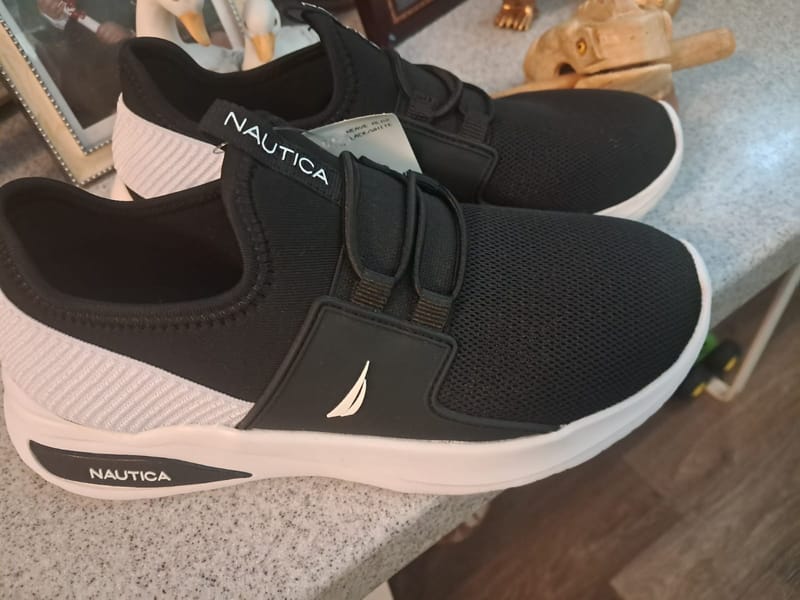 Tennis de niño marca Nautica, color negro #3