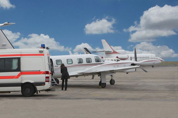 Contact us - air rescuers train/air ambulance