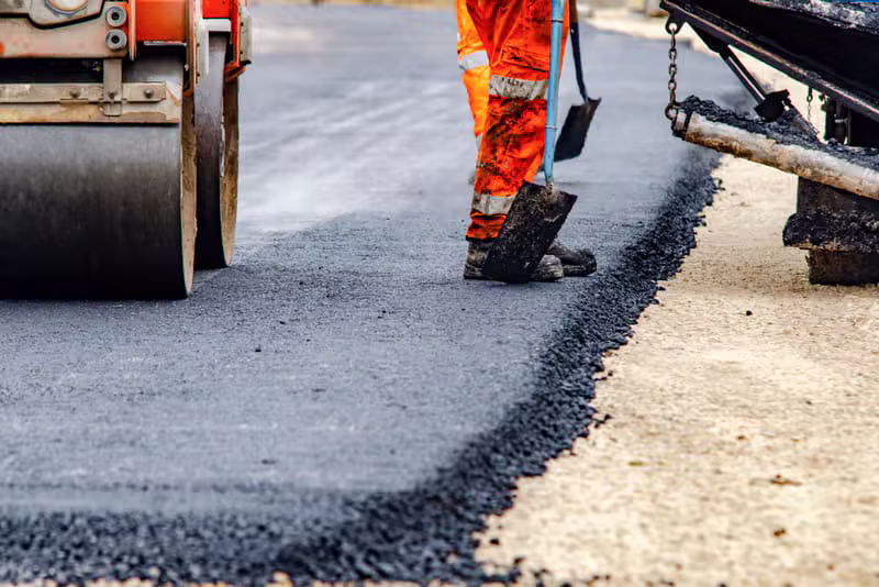 Macchinari per asfaltatura e costruzione strada