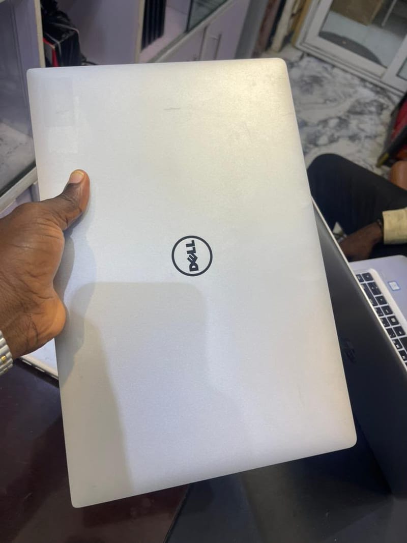 Dell Latitude 5520 with an Intel Core i7 features 