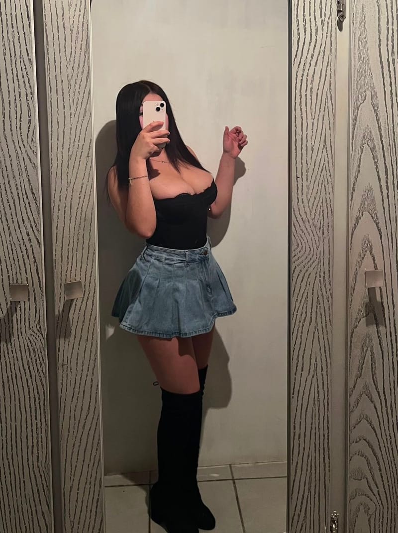 Elif L.