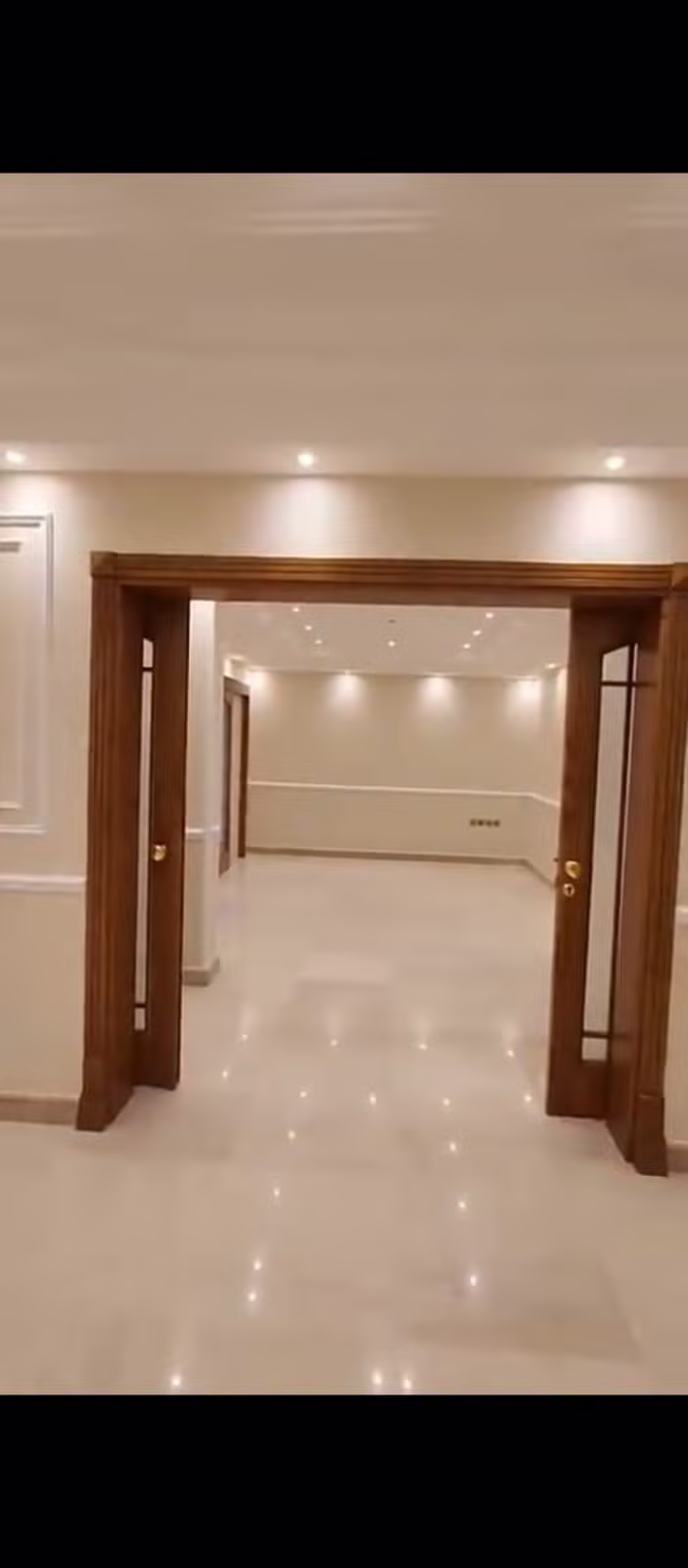 تنسيق الأبواب والديكورات الخشبية