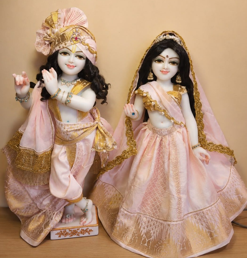 Radha Krishna Poshak