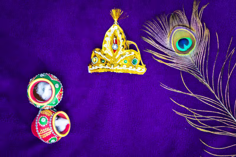 Top 12 Mukut, Divine Jewellery, and Mala Combos to Elevate Krishna Dress Looks