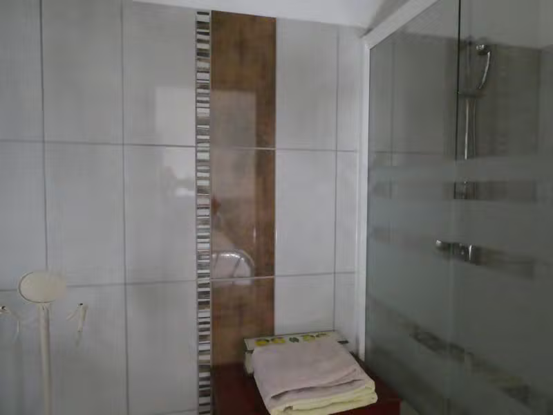 Salle d’eau avec douche