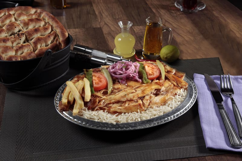 طبق شاورما دجاج مع الرز
