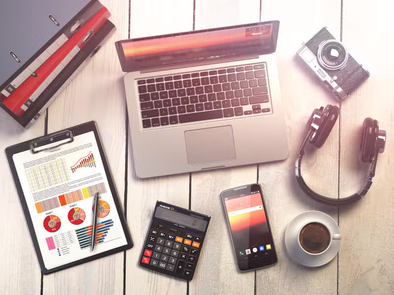 Smartphone recording a book review for UGC advertising for authors