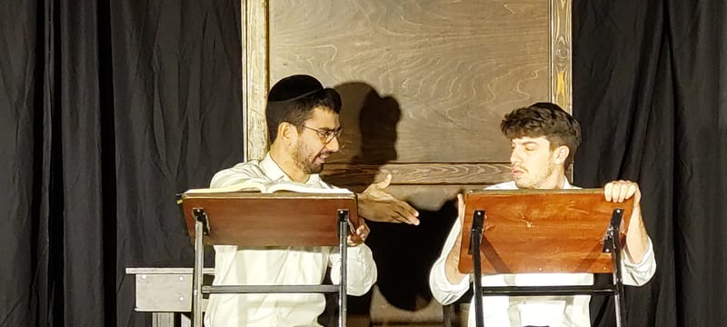 תמונה מתוך דלת פתוחה