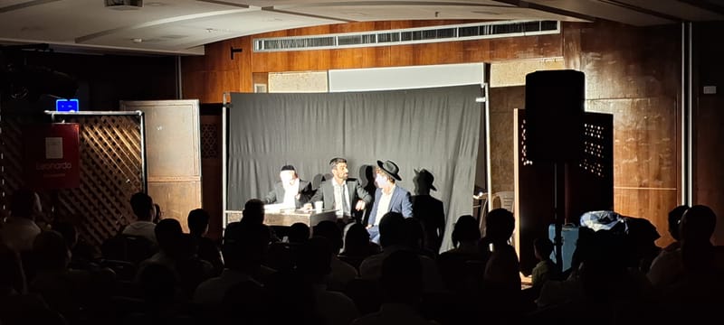 תמונה מתוך דלת פתוחה