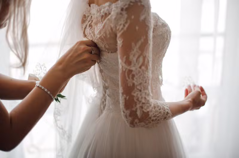 How to Choose the Perfect Bridal Gown