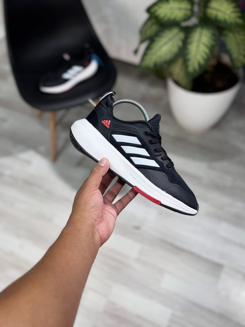 ADIDAS Runing 44