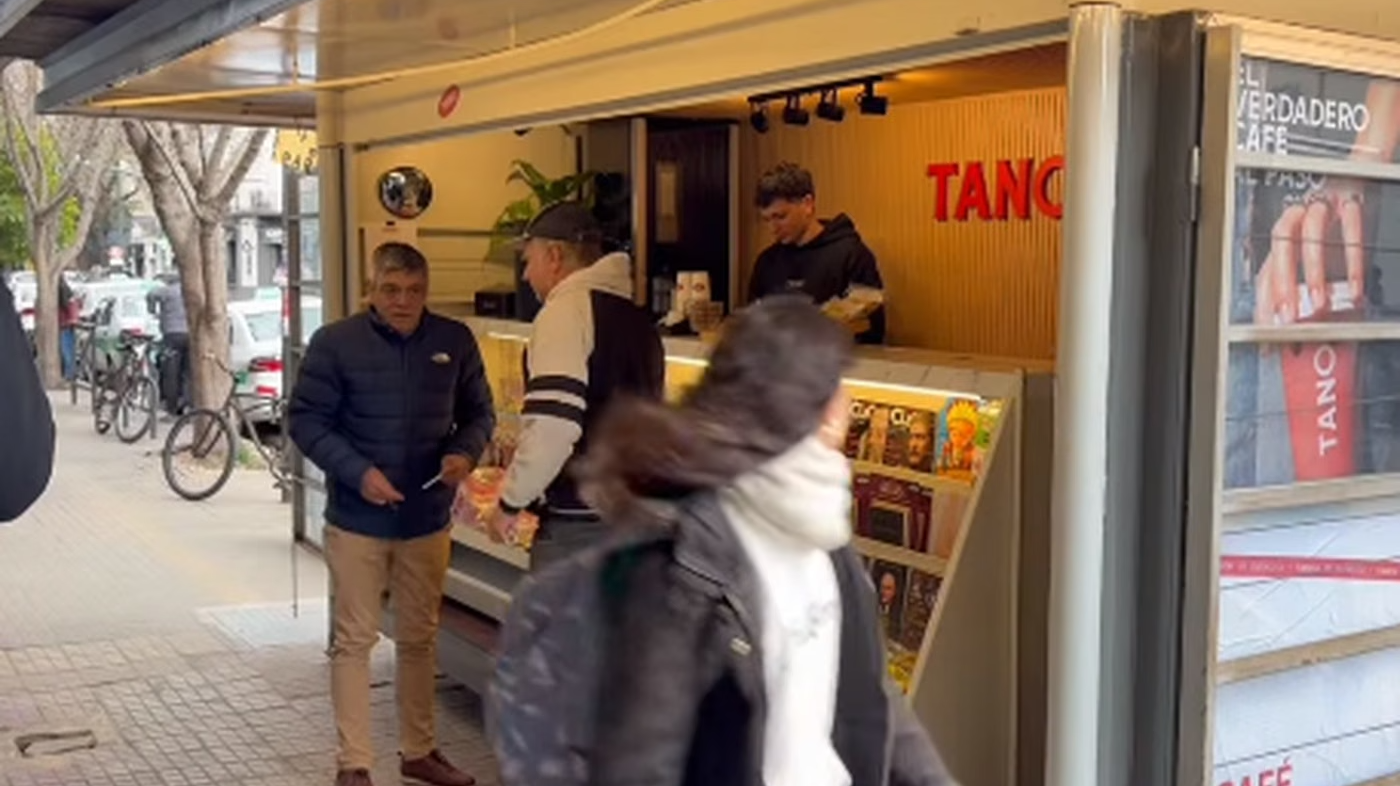 Clausuraron un puesto de diarios de La Plata que había abierto como cafetería sin permiso