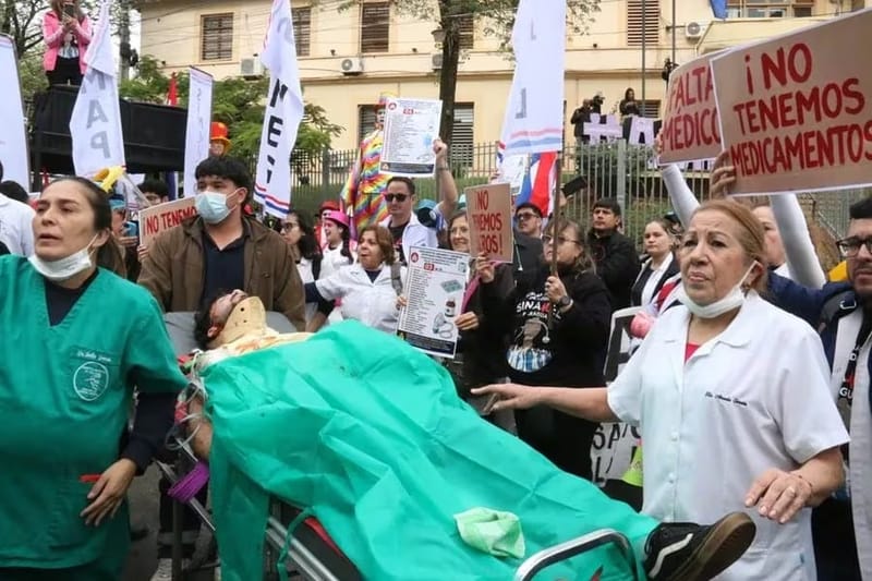 La salud no se financia subiendo impuestos al pueblo: empecemos por la casa