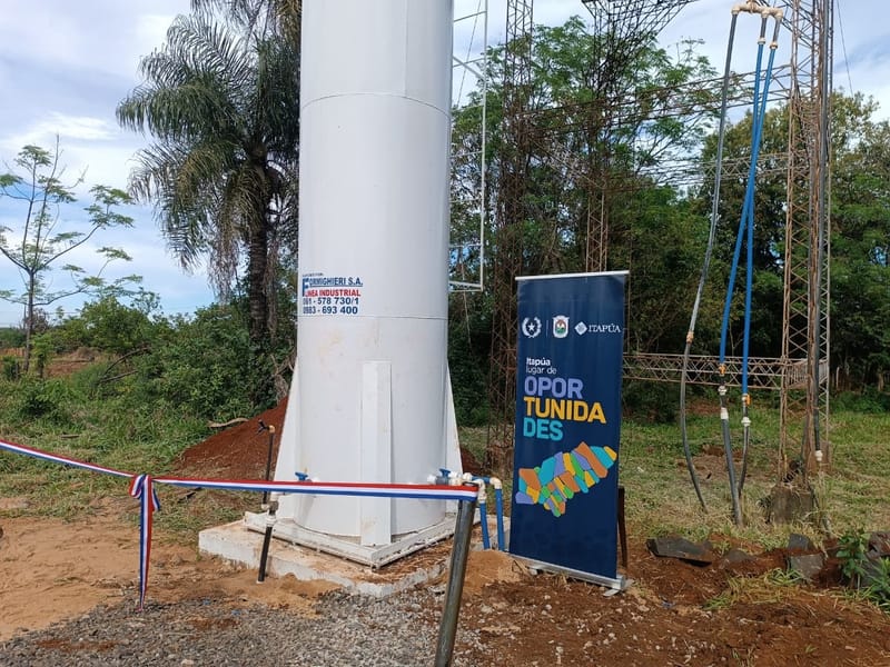 Barrio San Ramón de Cambyretã estrena tanque elevado de 25.000 litros
