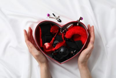 10 أفكار راقية لتجديد العلاقة باستخدام العاب زوجية فاخرة في الكويت