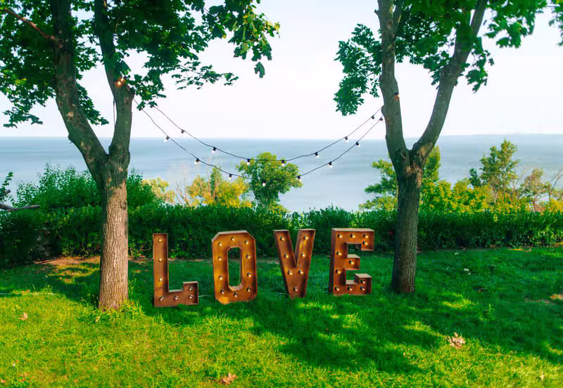 Litere Luminoase LOVE