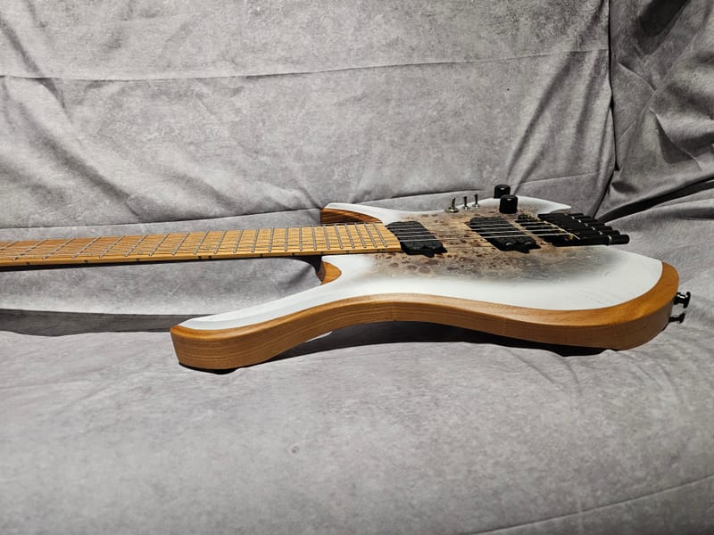 Détail 6 de NK Guitars 7 cordes
