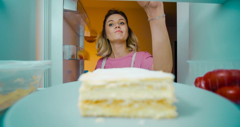 Faim émotionnelle : comprendre ses mécanismes et 7 pistes concrètes pour la surmonter