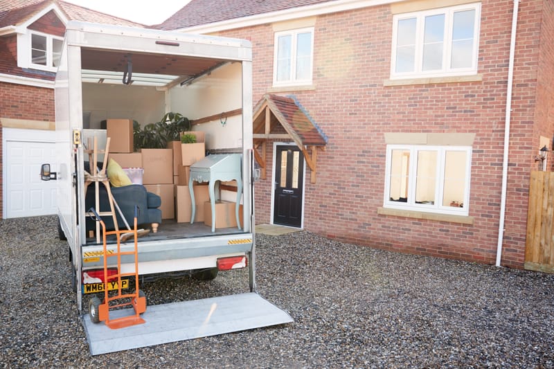 LaborRunner provides reliable loading and unloading labor in Los Angeles for moving trucks, storage units, containers, furniture, deliveries, and other heavy-lifting jobs.
