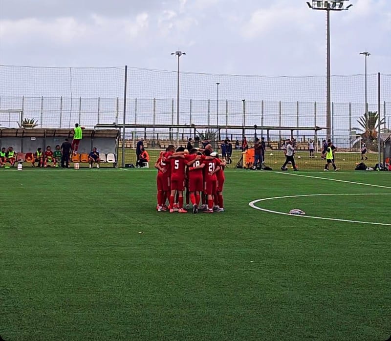 المعين يضرب بثمانية أهداف ويحافظ على الصدارة لأسبوع آخر! 🔥⚽