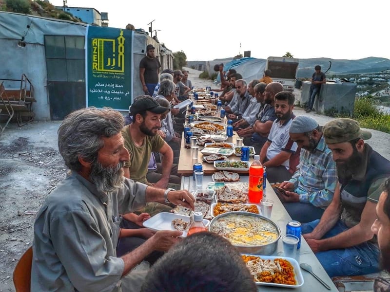 مشاريع رمضان وإفطار الصائمين ضمن مشاريع جمعية آزر سوريا الخيرية