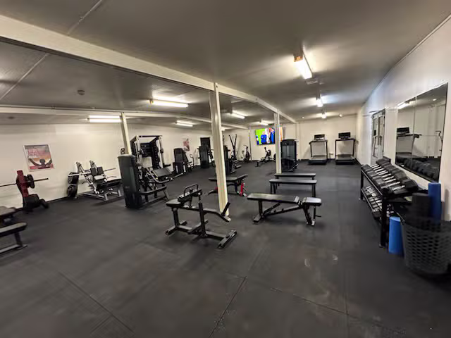 Outdoor / Indoor Gym