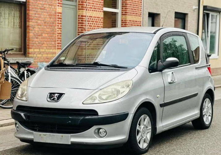 PEUGEOT 1007
