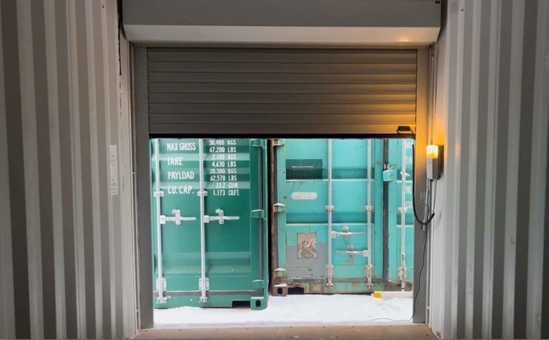 Contenedor 20' High Cube con puerta enrollable – RAL 7035 detalle 11