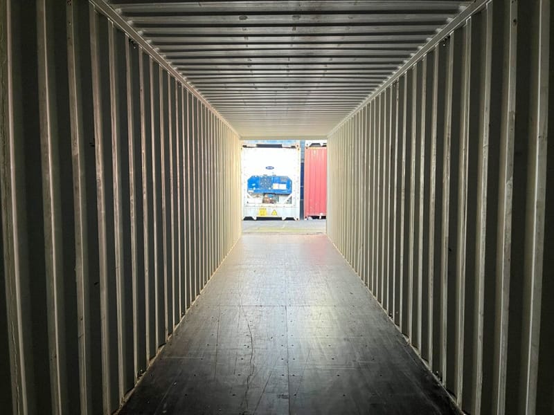 Contenedor 40' High Cube – RAL 1015 detalle 10