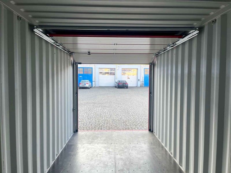 Contenedor marítimo 20' IICL6 con puerta seccional – RAL 3000 detalle 8