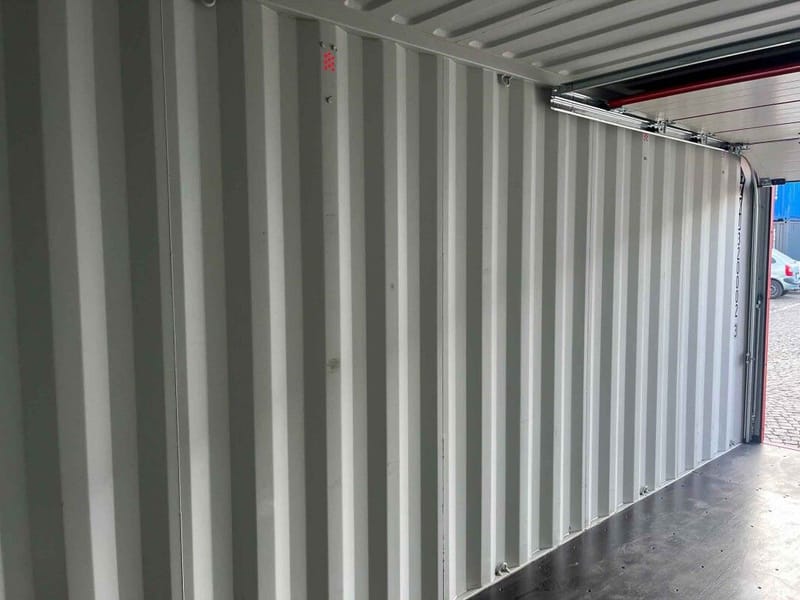 Contenedor marítimo 20' IICL6 con puerta seccional – RAL 3000 detalle 9