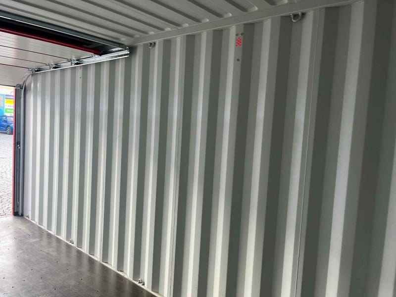 Contenedor marítimo 20' IICL6 con puerta seccional – RAL 3000 detalle 10