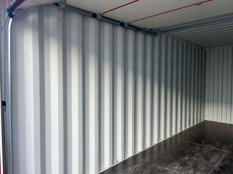 Contenedor marítimo 20' IICL6 con puerta seccional – RAL 3000 detalle 11