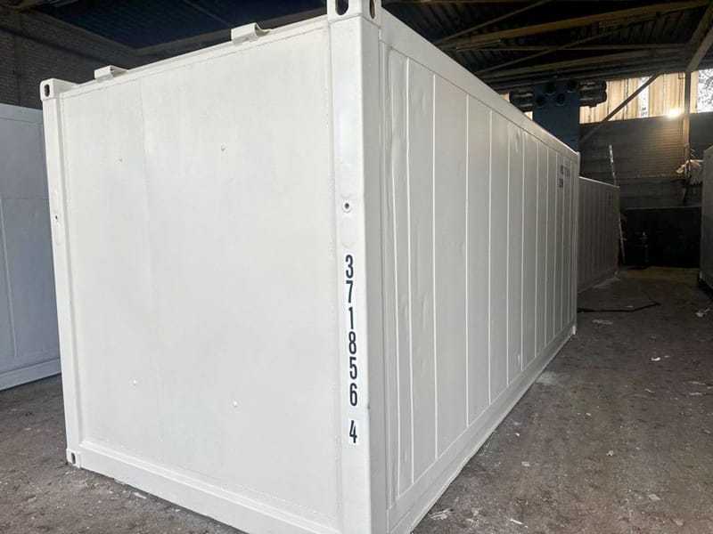 Contenedor aislado de 20 pies  detalle 1