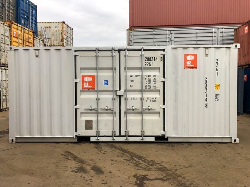 Contenedor marítimo 20' con puerta Hörmann y apertura lateral detalle 3