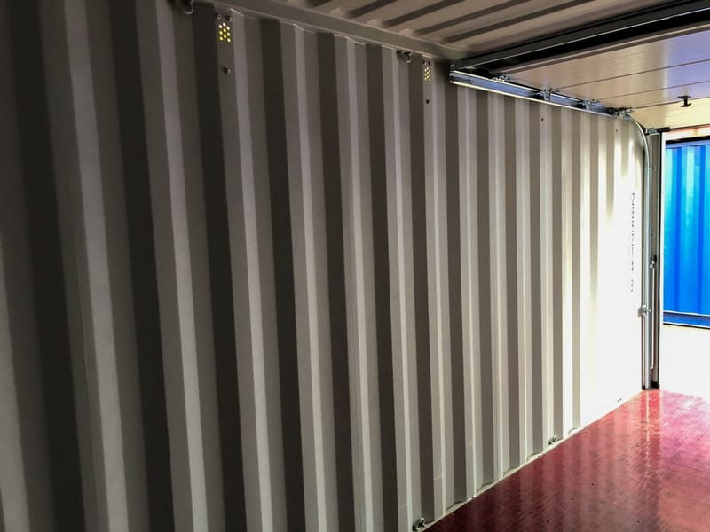 Contenedor marítimo 20' con puerta Hörmann y apertura lateral detalle 8