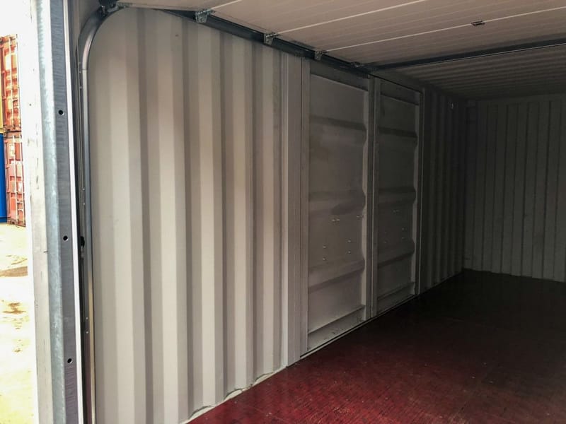 Contenedor marítimo 20' con puerta Hörmann y apertura lateral detalle 9