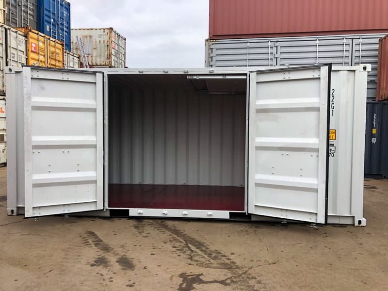 Contenedor marítimo 20' con puerta Hörmann y apertura lateral detalle 14