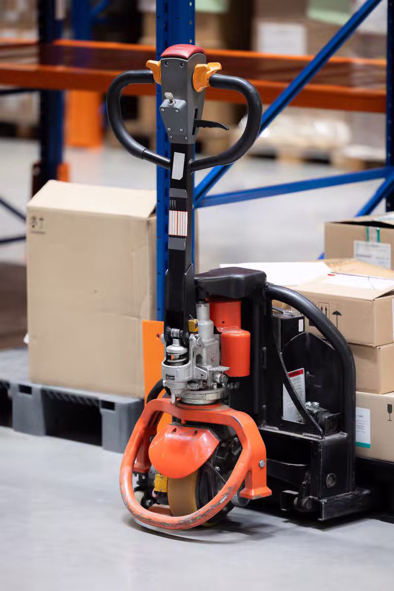 Almacén moderno y seguro para recepción de compras internacionales
