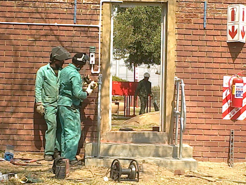 Lonmin Handrails - Photo 5