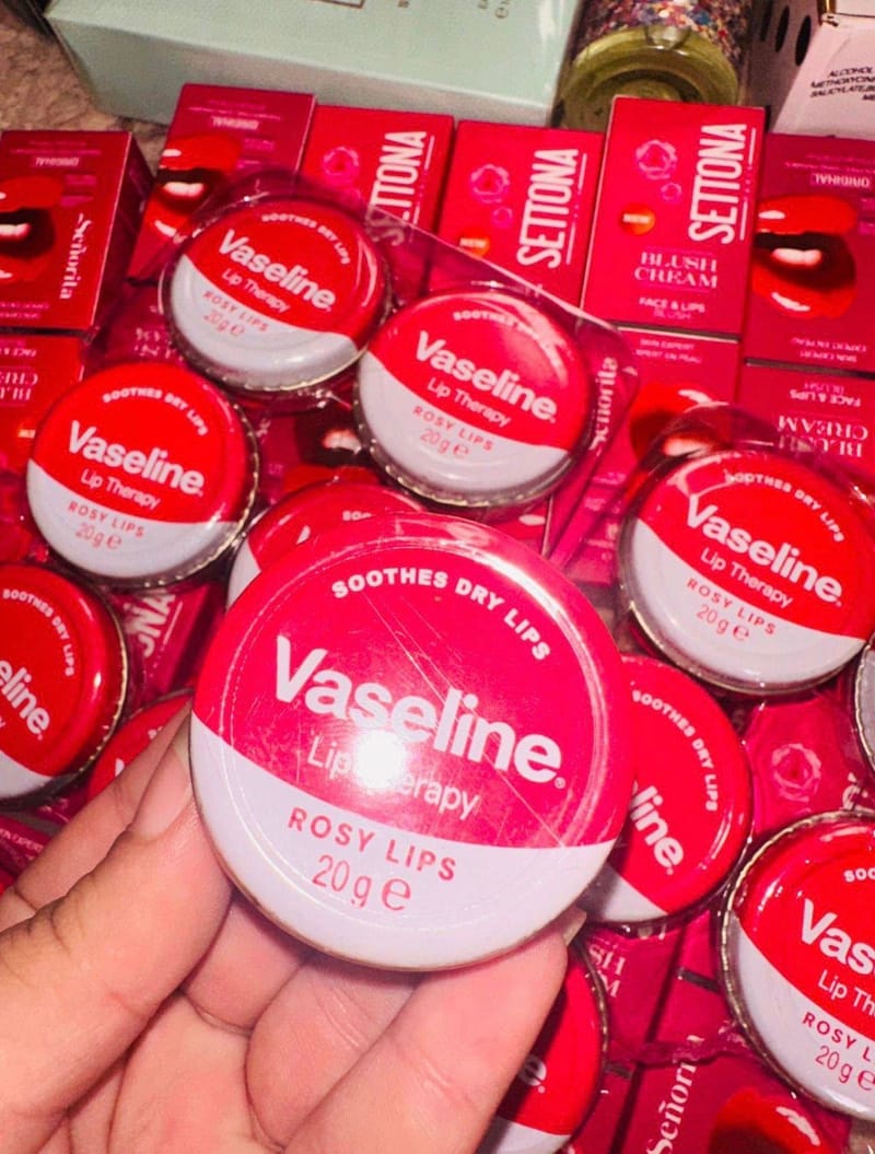 Vaseline lip therapy 