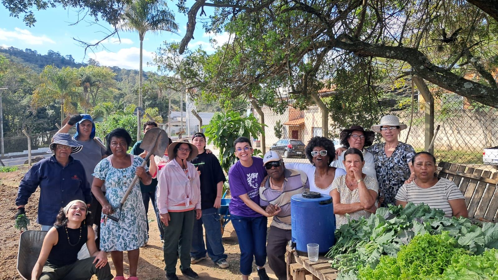 Mutirão na horta ago/26